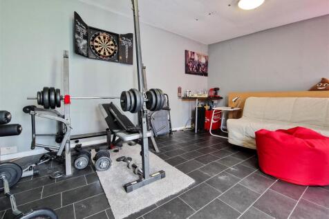 Outbuilding/gym