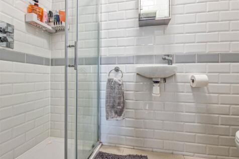 Guest shower room/w.c