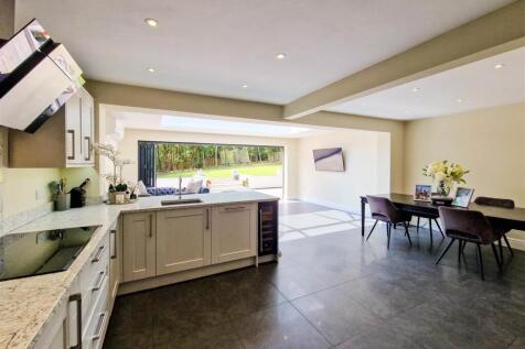 Stunning open plan kitchen/family room
