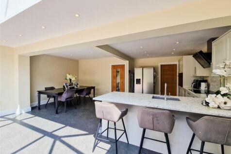 Stunning open plan kitchen/family room