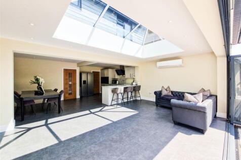 Stunning open plan kitchen/family room