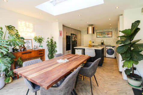 Stunning Kitchen/Dining Room