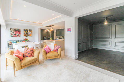 Family/Sitting Room