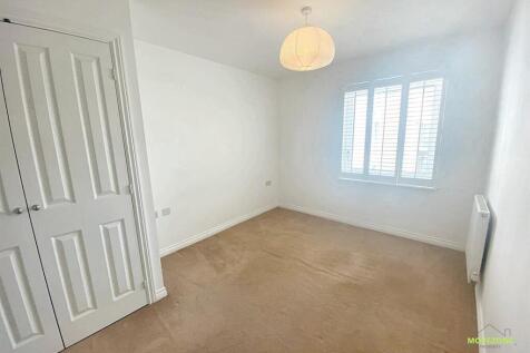 Bedroom 1.jpg