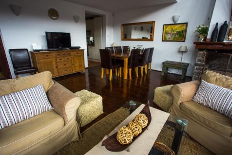 Living/dining 