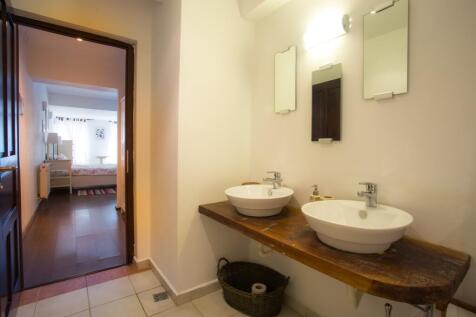 En-suit bathroom