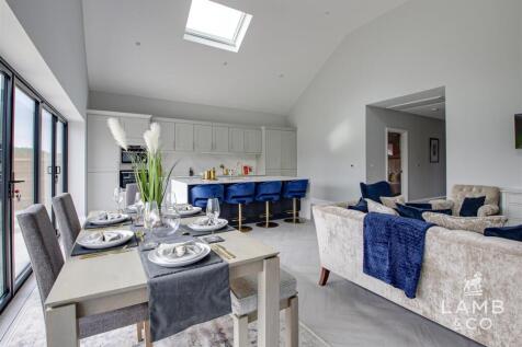 KITCHEN/LIVING SPACE