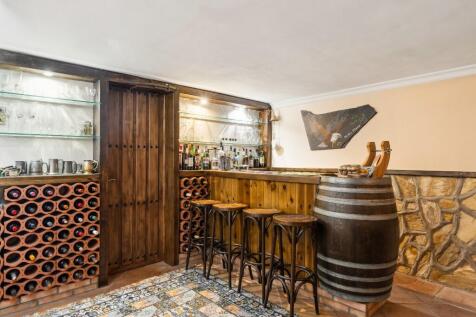 bar