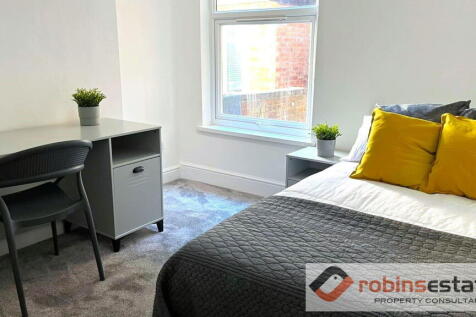 Bedroom 3a_169418842