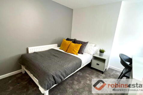 Bedroom 6a_169418842