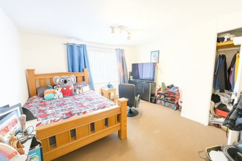 Bright Marvel-Themed Bedroom Scene