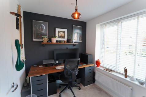 Downstairs Office P1.jpeg