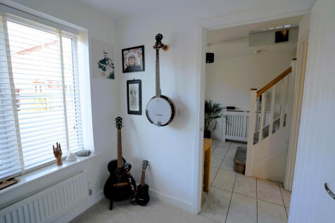 Downstairs Office P3.jpeg