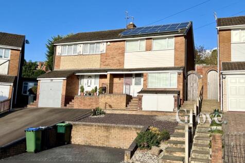 Castle Close Cradley Heath 2.jpg