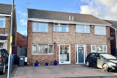 Pinewood Drive Woodgate 1.jpg