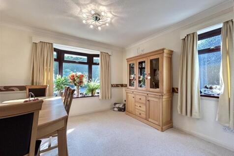 dining room 2.jpg