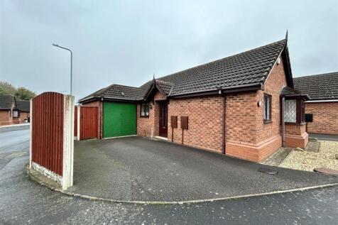 Spinners End Drive Cradley Heath 1.jpg