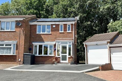 Heathy Farm Close Bartley Green 1.jpg