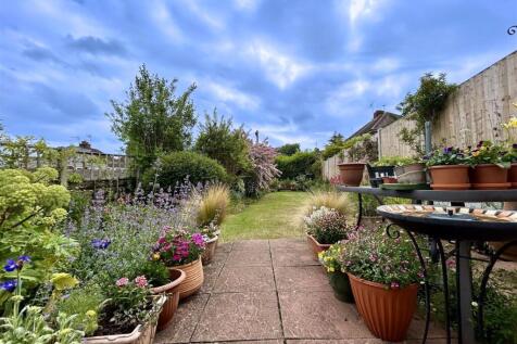 GARDEN 1.jpg