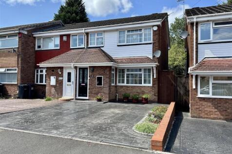 Pinewood Drive Woodgate 1.jpg
