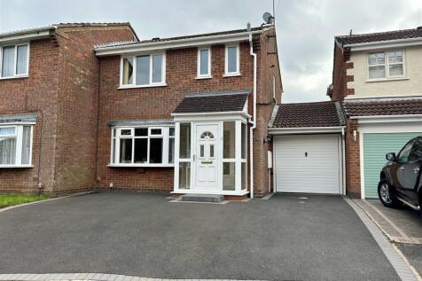 Heathy Farm Close Woodgate 1.jpg