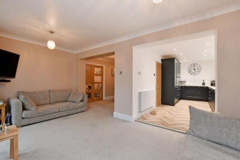 Snug / Kitchen 