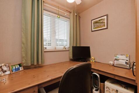 Bedroom 5 / Study 