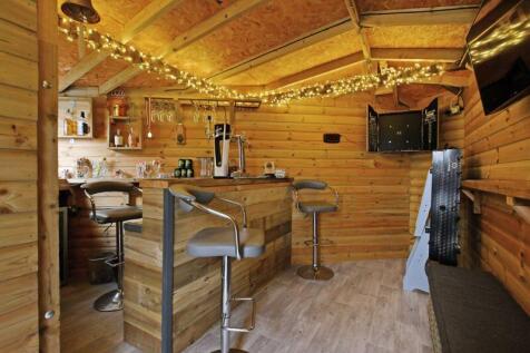 Garden Pub 