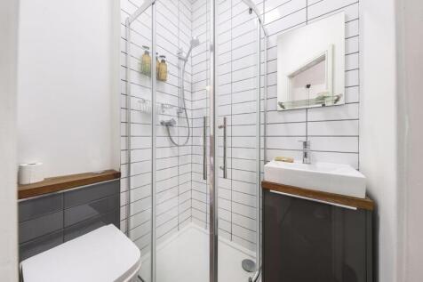 Bed1-Ensuite.