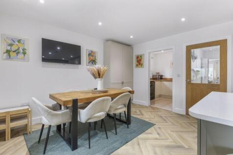 Dining-Area