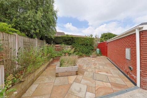 Side-Patio
