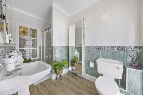 Ensuite.
