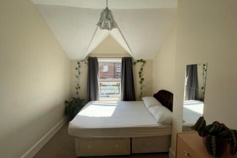 F3 Bedroom 32 St M