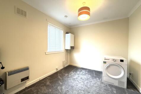 31 Wallamhill Road, Locharbriggs, Dumfries, DG1 1U
