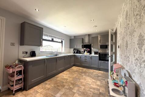3 Woodley Terrace, Cargenbridge, Dumfries, DG2 8PJ