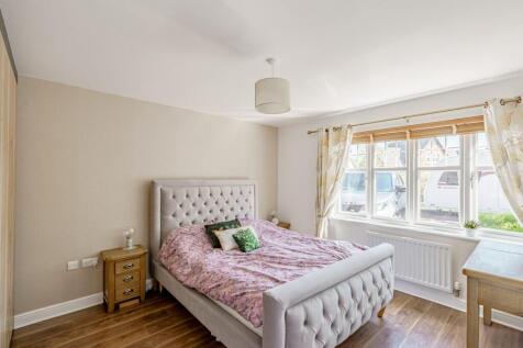 4 Haining Avenue, Dumfries, DG1 3FY - Braidwoods S