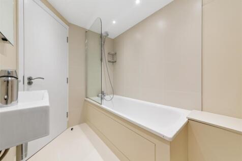 15 Mead House, 135 Ladbroke Road, W11 3PU-4.jpg
