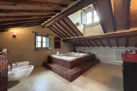 hydro bathroom