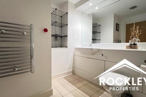 Main Bathroom View