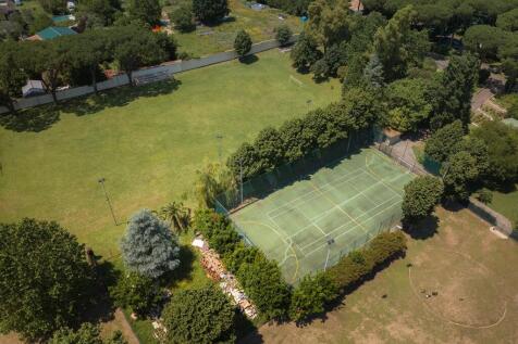 Tennis court