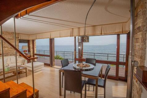 INTERIOR VILLA