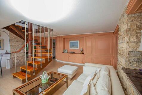 INTERIOR VILLA