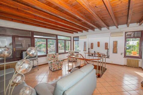 INTERIOR VILLA