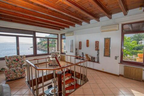 INTERIOR VILLA