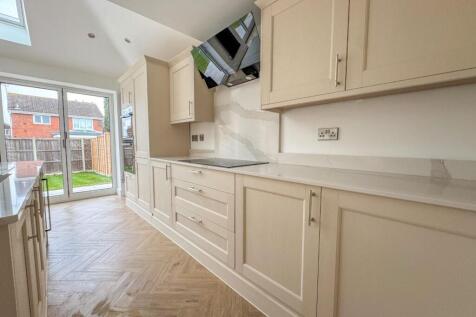 Caversham Close - Image-21.jpg
