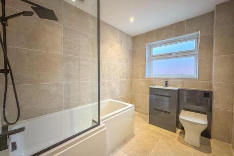 Caversham Close - Image-14.jpg