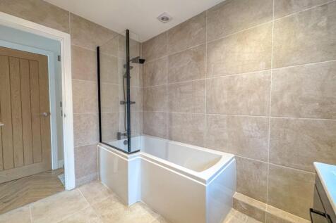 Caversham Close - Image-15.jpg