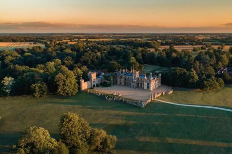 Knebworth House.jpeg