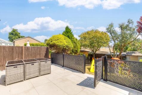 Roundcroft 13-34.jpg