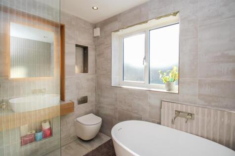 BATHROOM/W.C.